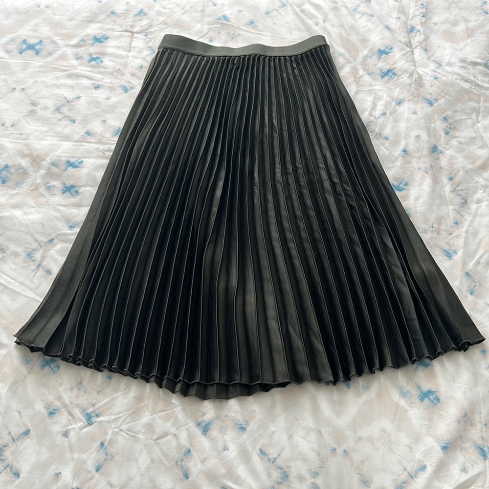 H&M Green Skirt